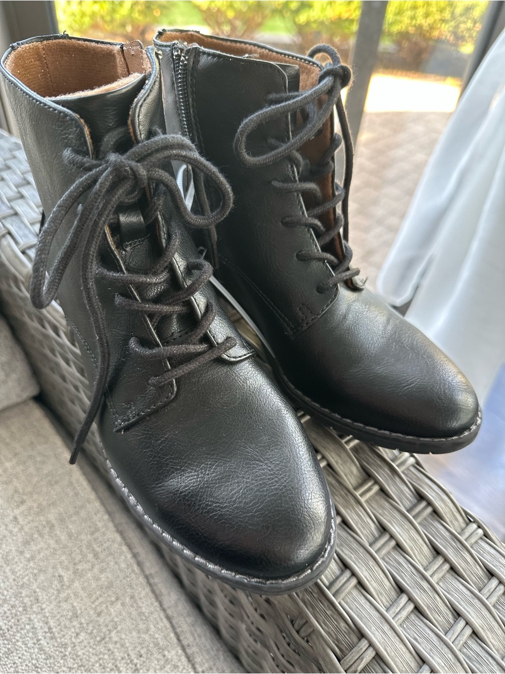 NWT Euro Soft by Soft Black Lace-Up Ankle Boots